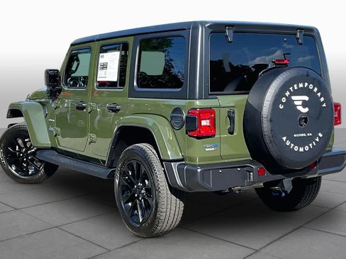 Used 2021 Jeep Wrangler Unlimited Sahara w/ Cold Weather Group AWD/4WD image 12