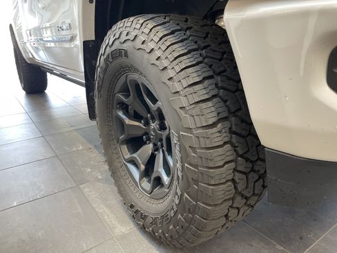 Used 2023 RAM 1500 Limited AWD/4WD image 13