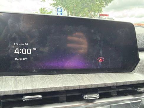 Used 2023 Kia Telluride EX w/ EX Captain's Chair Package AWD/4WD image 11