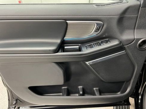 Used 2025 Ford Expedition Platinum AWD/4WD image 22