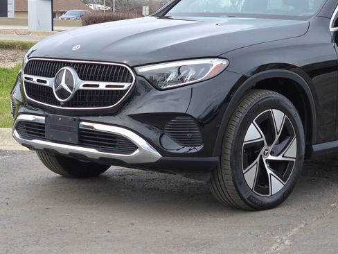 Used 2023 Mercedes-Benz GLC 300 4MATIC image 3