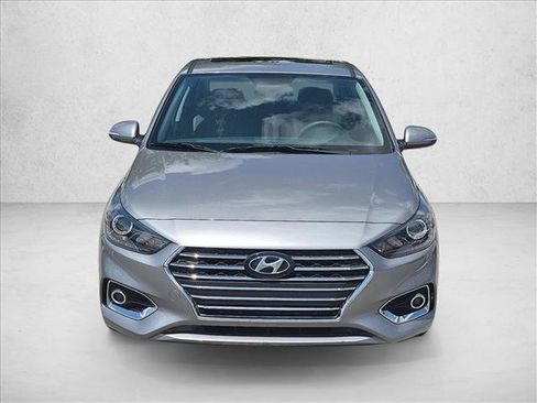 Used 2022 Hyundai Accent Limited FWD image 2