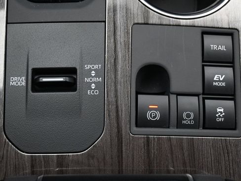 Used 2025 Toyota Highlander Platinum image 27