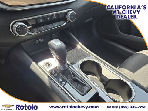 Used 2024 Nissan Altima 2.5 SV FWD image 24