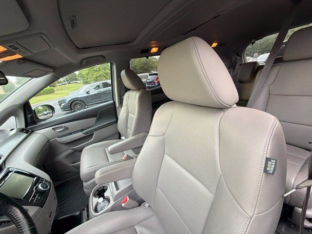 Used 2016 Honda Odyssey Touring Elite image 11