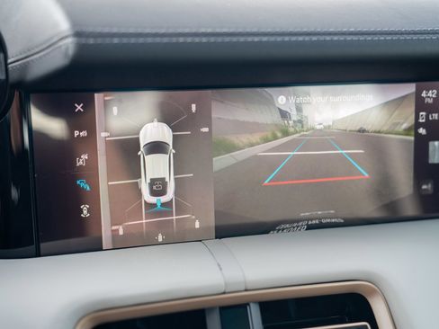Certified 2023 Porsche Taycan 4S AWD/4WD image 18