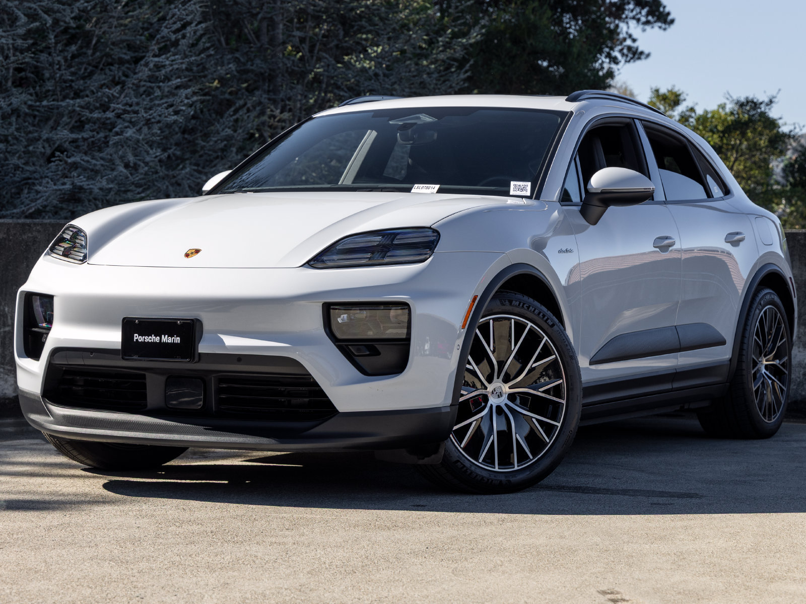 Certified 2025 Porsche Macan Electric RWD image 1