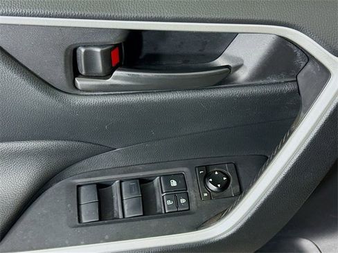Certified 2019 Toyota RAV4 LE image 17