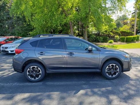 Used 2022 Subaru Crosstrek 2.0i Premium AWD/4WD image 2