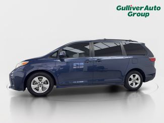 Used 2018 Toyota Sienna LE w/ Carpet Mat Package FWD video 2
