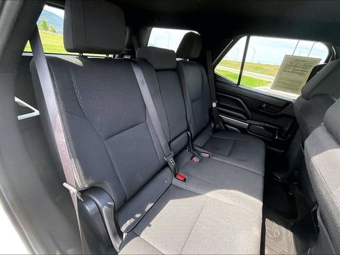 Used 2025 Toyota 4Runner SR5 AWD/4WD image 26