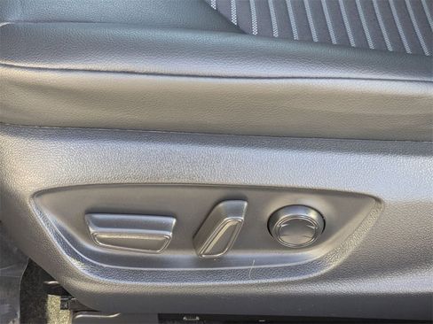 Used 2024 Toyota Camry SE image 14