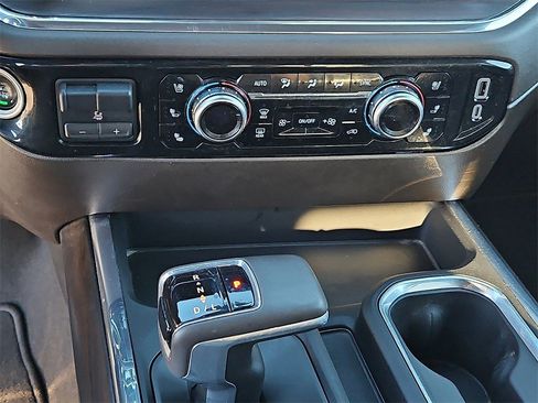 Used 2024 GMC Sierra 1500 SLT image 28