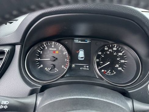 Used 2017 Nissan Rogue SV image 15