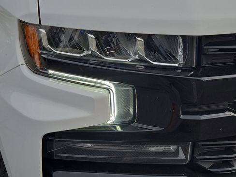 Used 2021 Chevrolet Silverado 1500 LT Trail Boss w/ Convenience Package II image 5