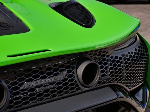 Used 2025 McLaren Artura Spider image 14