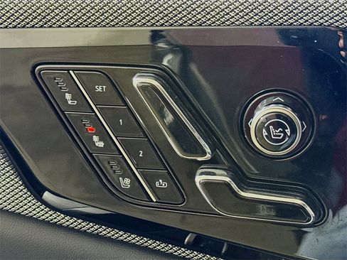 Certified 2025 Cadillac Optiq Luxury 2 image 19