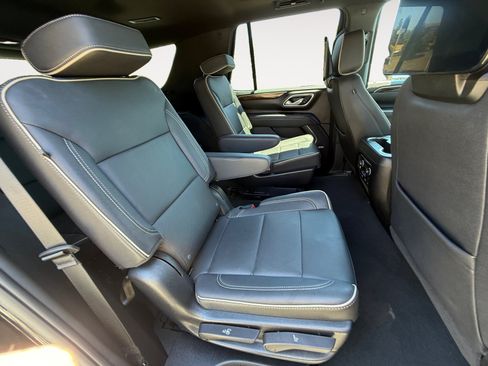 Used 2023 Chevrolet Tahoe Premier w/ Advanced Technology Package AWD/4WD image 18