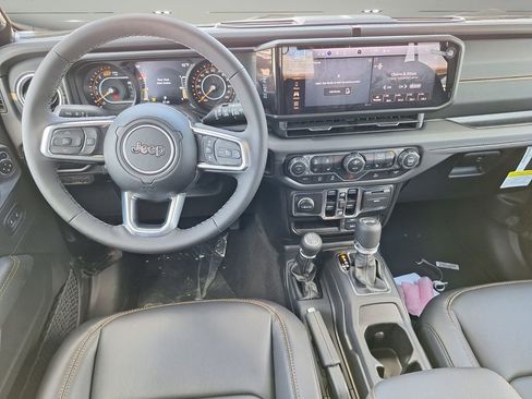New 2025 Jeep Wrangler Unlimited Sahara AWD/4WD image 9