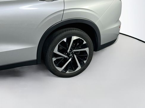 Used 2024 Mitsubishi Outlander SE AWD/4WD image 30