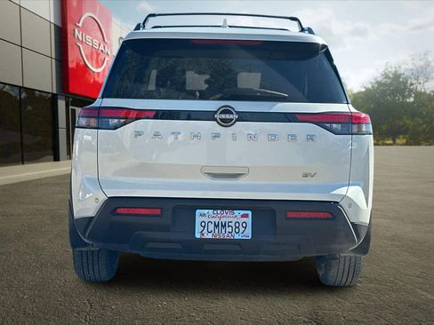 Certified 2022 Nissan Pathfinder SV image 8
