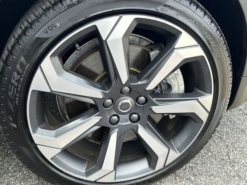 Certified 2025 Volvo V60 B5 Cross Country Plus AWD/4WD image 13