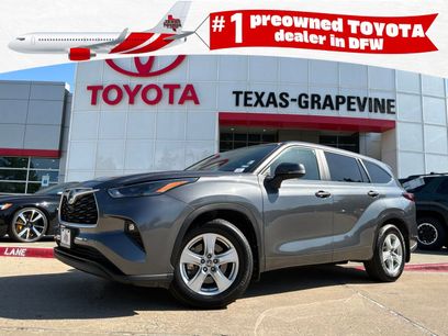 Used 2023 Toyota Highlander LE