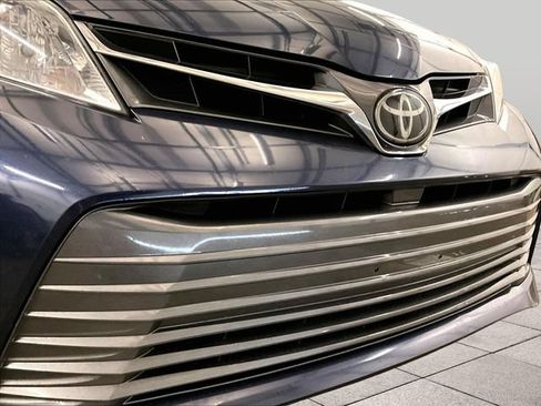 Used 2018 Toyota Sienna XLE w/ XLE Navigation Package AWD/4WD image 31