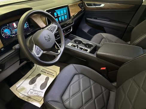Certified 2024 Volkswagen Atlas SE image 21