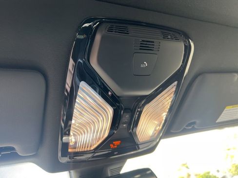 Certified 2025 BMW M240i Coupe image 18