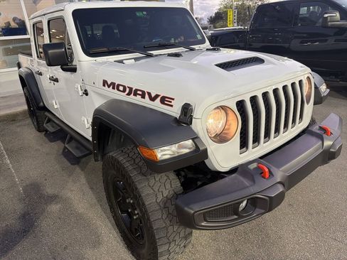 Used 2023 Jeep Gladiator Mojave image 2