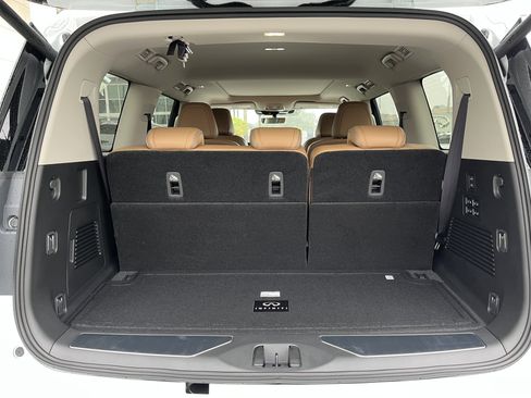Used 2026 INFINITI QX80 Luxe w/ Cargo Package AWD/4WD image 19