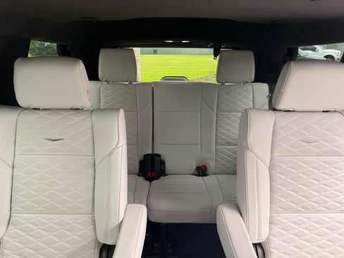 New 2026 Cadillac Escalade Platinum Luxury w/ LPO, Floor Liner Package AWD/4WD image 17