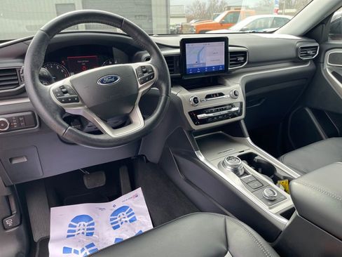 Used 2023 Ford Explorer XLT w/ Equipment Group 202A image 13