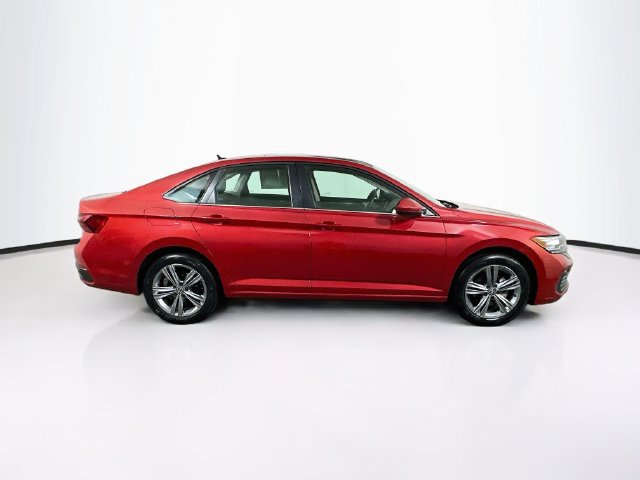 Certified 2023 Volkswagen Jetta SE w/ Panoramic Sunroof Package FWD image 9