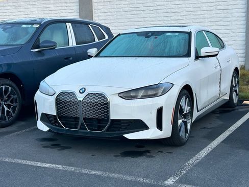 New 2026 BMW i4 eDrive40 w/ Premium Package RWD image 2