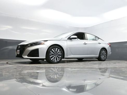 Used 2023 Nissan Altima 2.5 SV image 47