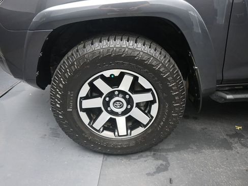 Used 2022 Toyota 4Runner TRD Off-Road AWD/4WD image 25