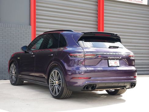 Used 2021 Porsche Cayenne Turbo S image 12