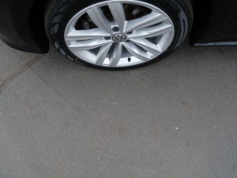 Used 2018 Volkswagen Passat 2.0T SE FWD image 33