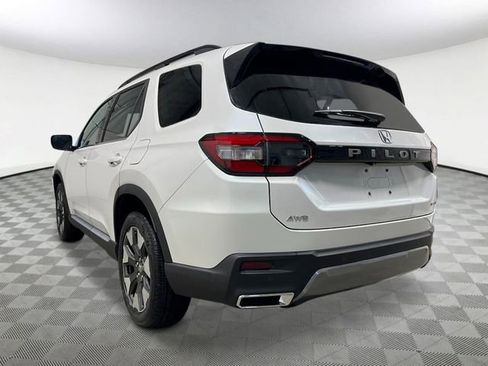 New 2026 Honda Pilot Touring image 4