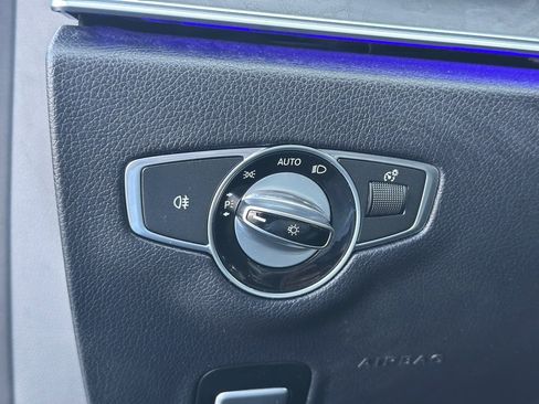 Used 2017 Mercedes-Benz E 300 4MATIC image 32