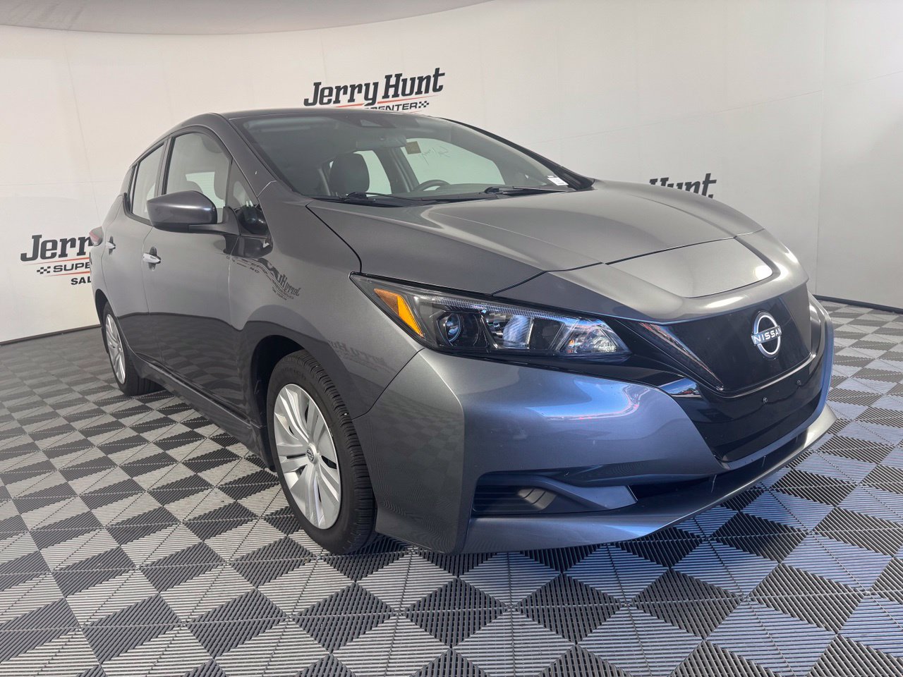 Used 2025 Nissan Leaf S FWD image 4