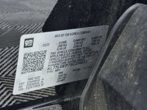 Used 2025 Chevrolet Trax RS w/ Sunroof Package FWD image 36