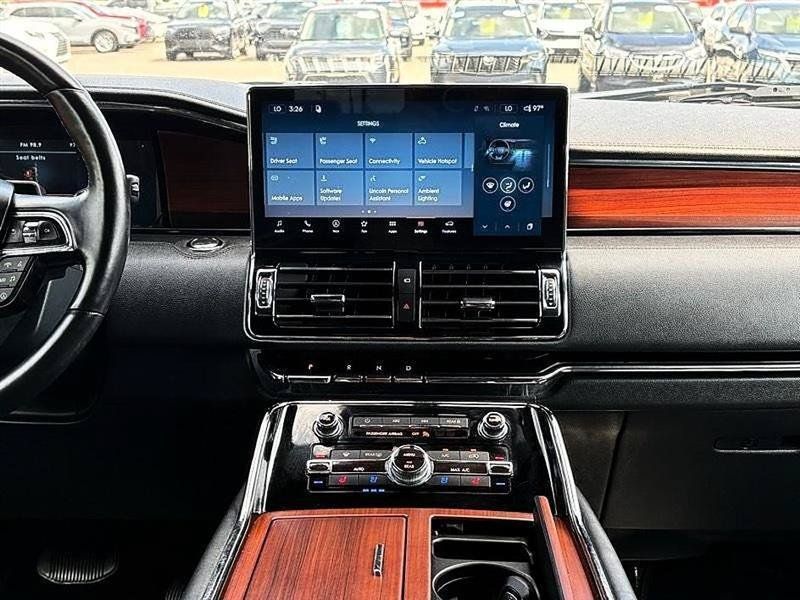 Used 2022 Lincoln Navigator Reserve AWD/4WD image 44
