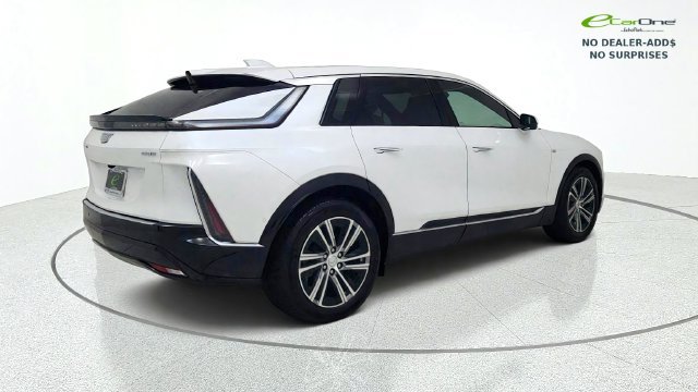Used 2025 Cadillac Lyriq Luxury w/ LPO, Floor Liner Package RWD image 8