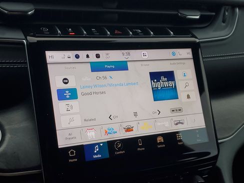 Used 2024 Jeep Grand Cherokee Limited image 17