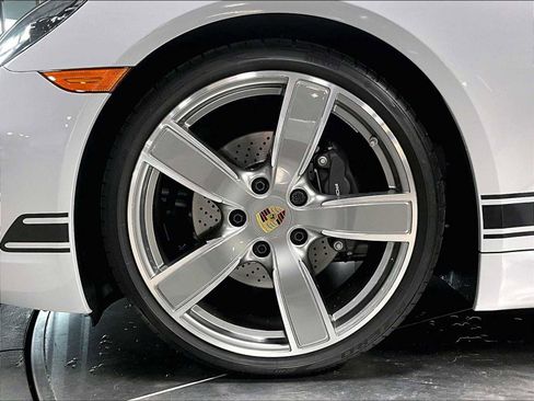 Used 2024 Porsche 718 Cayman image 14