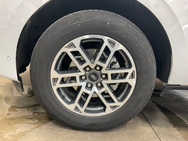 Used 2025 Ford Expedition Active AWD/4WD image 22