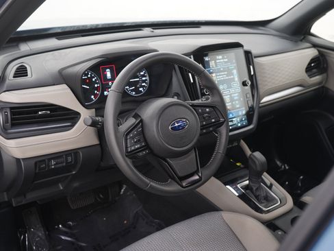 Used 2025 Subaru Forester Premium AWD/4WD image 24